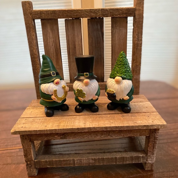 St. Patricks Day Gnomes Kitchen Towels & St. Patrick’s Day Gnome Figures Bundle - Picture 2 of 16